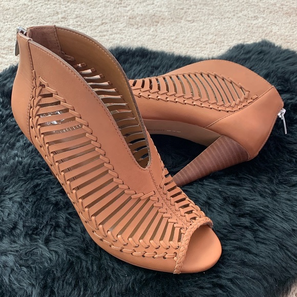 Vince Camuto Shoes - Vince Camuto Acha Sandal